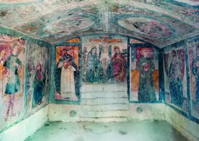 Pecchiara di don Pirro Groya e chiesa del Crocifisso (Cripta dei quattro evangelisti)