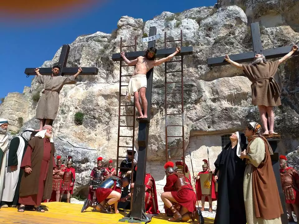 settimana-santa-matera-crocifissione-del-venerdi-santo